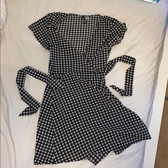H&M Checkered Wrap Dress - Picture 1 of 4